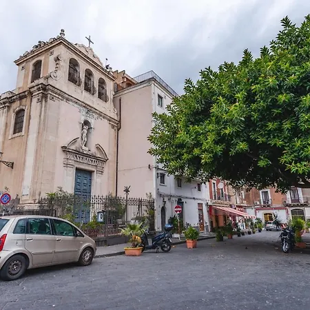 Apartment Ursino With Balcony By Wonderful Italy